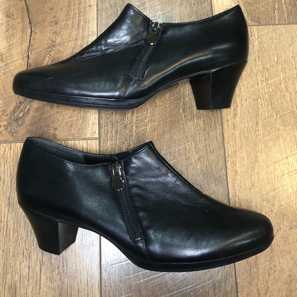 Munro Black Leather Loafer Pump Size 10.5 WW